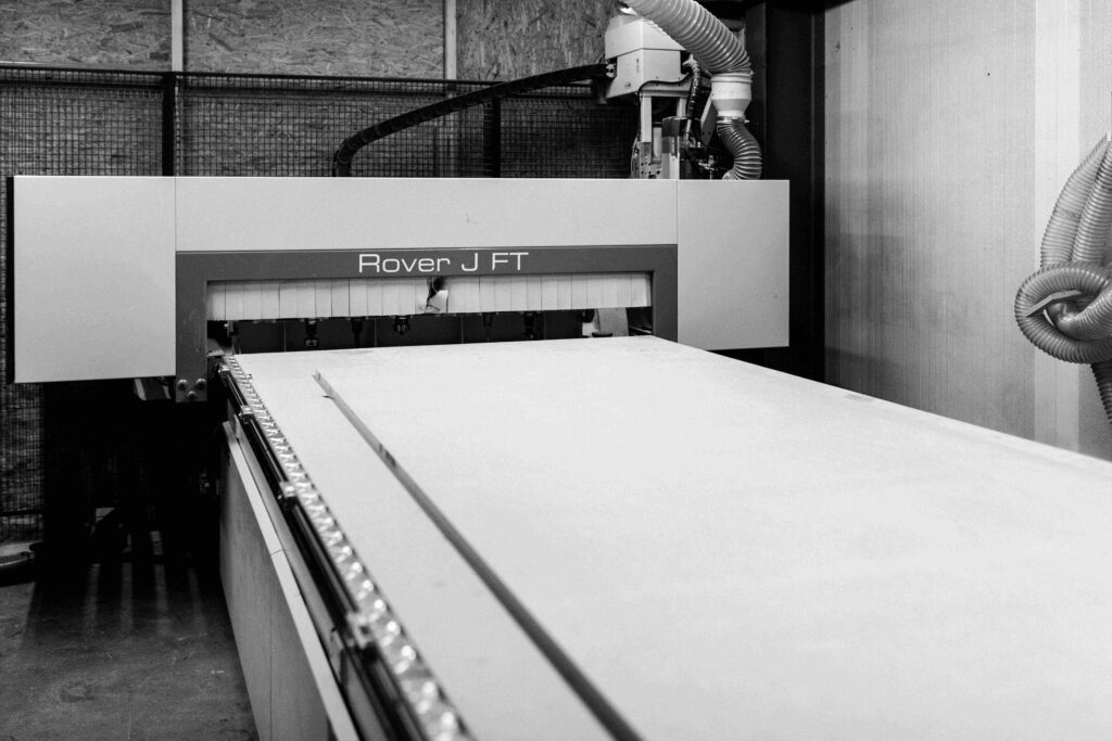 CNC-machine in de werkplaats van PD Composites