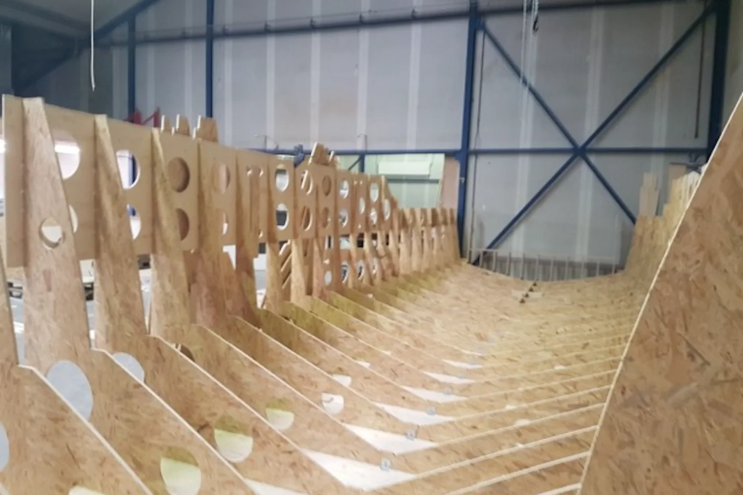 Houten spantenframe voor een bootromp